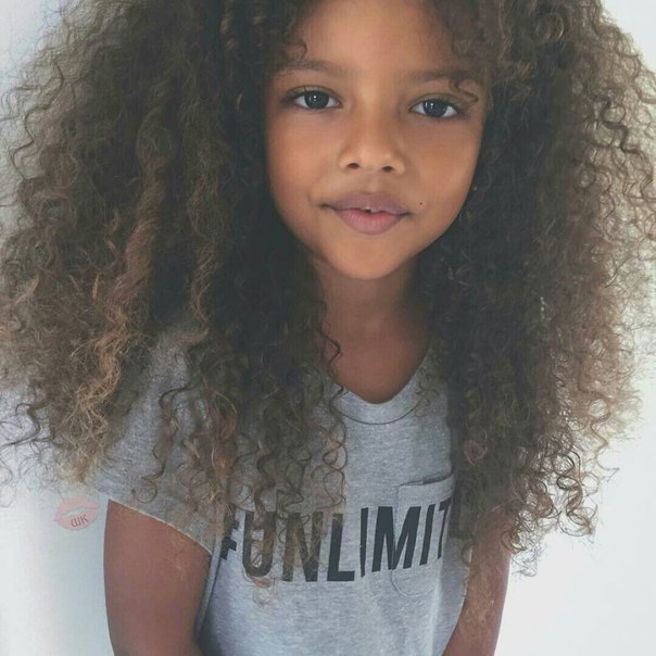 Невероятно красивая малышка, правда