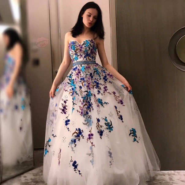 Дай знать, если мечтаешь примерить такое платье!