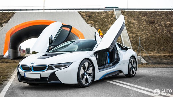 #BMW i8