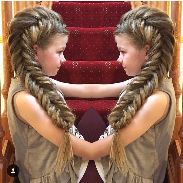 Какая чудесная коса у малышки 