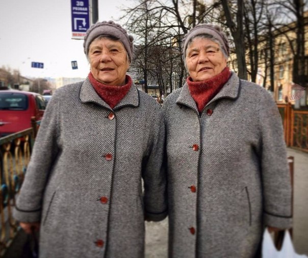 Поддержите близняшек 