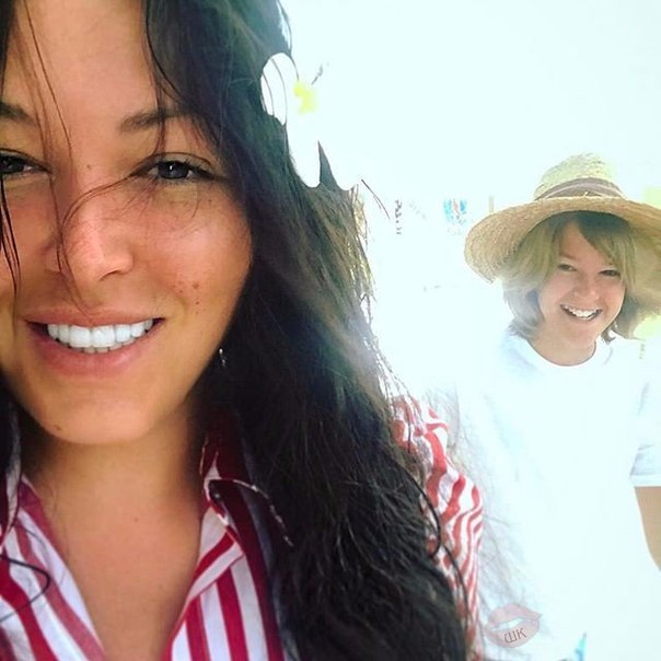 Ирина Дубцова поделилась снимком с минимумом макияжа! Красивая