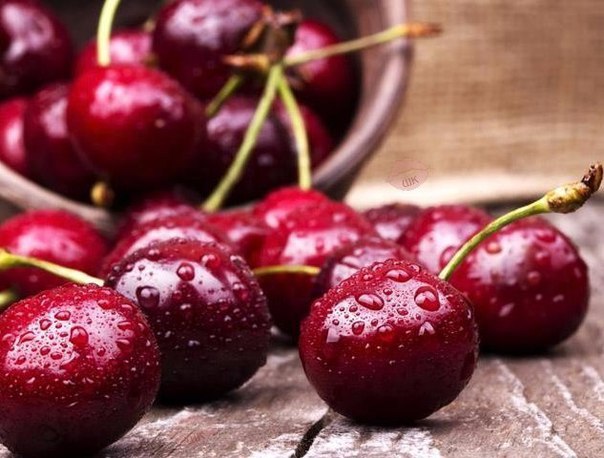 Соскучилась уже за черешенкой