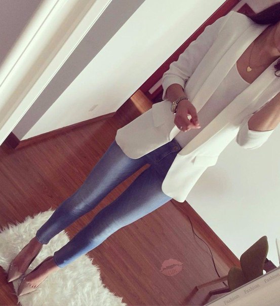 Оделась бы так на работу