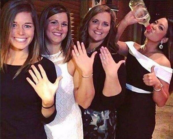 По статистике каждая четвёртая женщина счастлива.