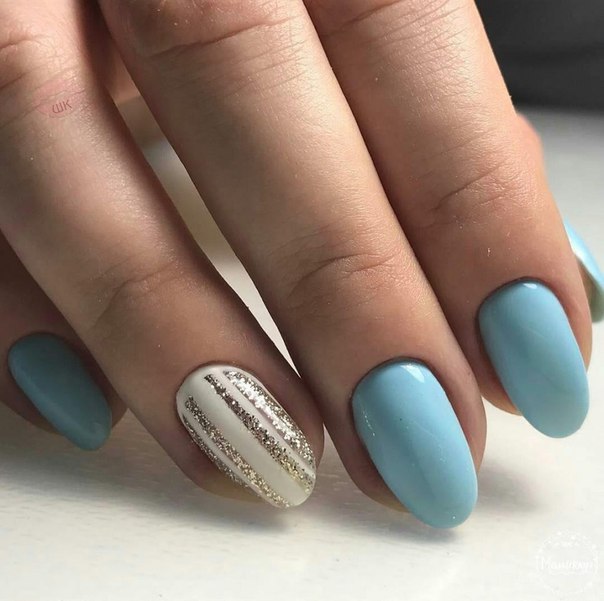 Нравится голубой в маникюре