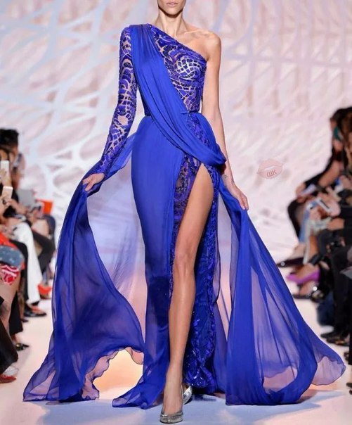 Есть любительницы синего