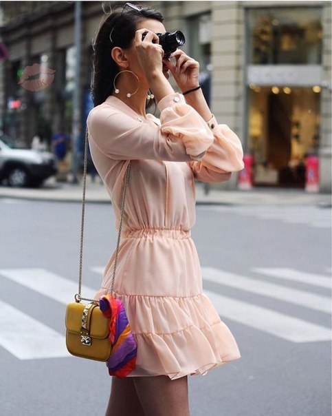 Легкое платьице, одела бы