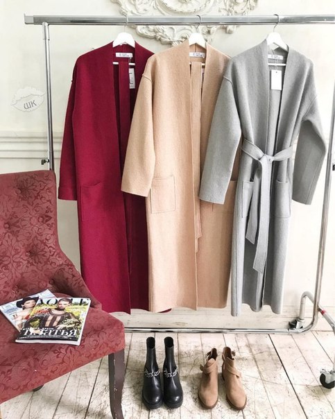 Носила бы хоть одно пальтишко