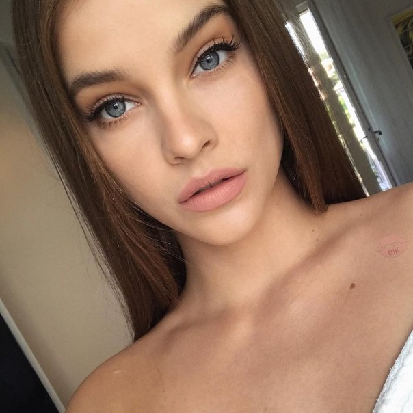 Кто считает ее красивой