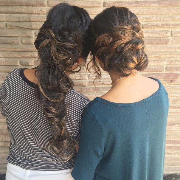 Давайте решим: левая или правая прическа