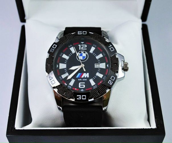 Отличны подарок - часы АВТО тематики!  Часы, браслеты кошельки. 