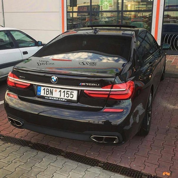 #BMW ///M760Li 