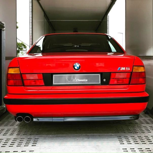 #BMW E34 M5 