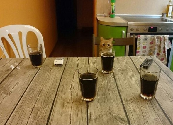 Когда твои друзья уходят курить, а ты не куришь