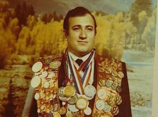 Шаварш Карапетян, спортсмен-подводник, спасший 20 человек из затонувшего троллейбуса в Ереване 16 сентября 1976 года.