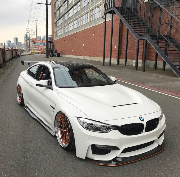 #BMW M4 GTS 