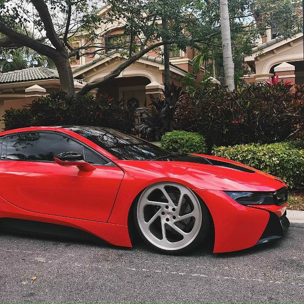#BMW i8