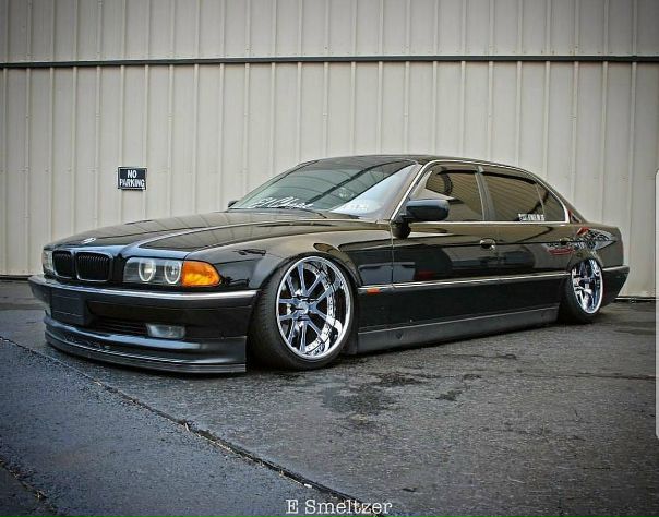 #BMW E38 