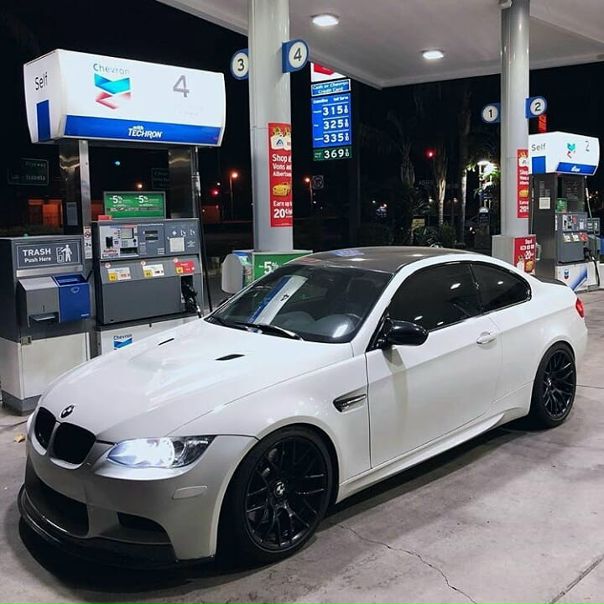 #BMW V8 White 