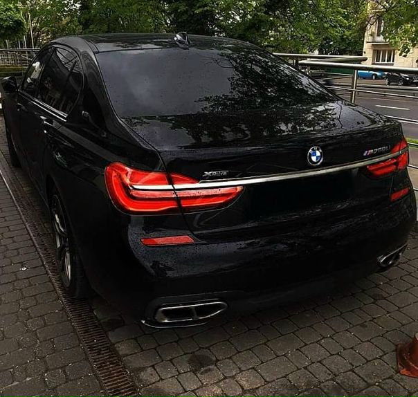 #BMW M760Li XDrive 