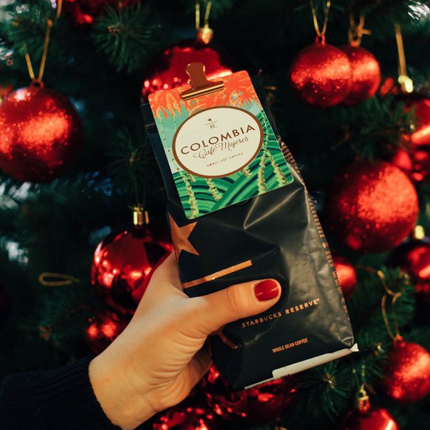 Особенный подарок для особенных людей. #StarbucksReserve Colombia Caf Mujeres с цветочным ароматом, нотками мандарина и легким сливочным оттенком. #ПодариРождество
