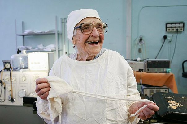 89-летний хирург Алла Ильинична Левушкина. 
