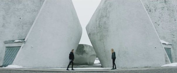 Умение ловко прятаться теряет всякий смысл, когда тебя никто не ищет.