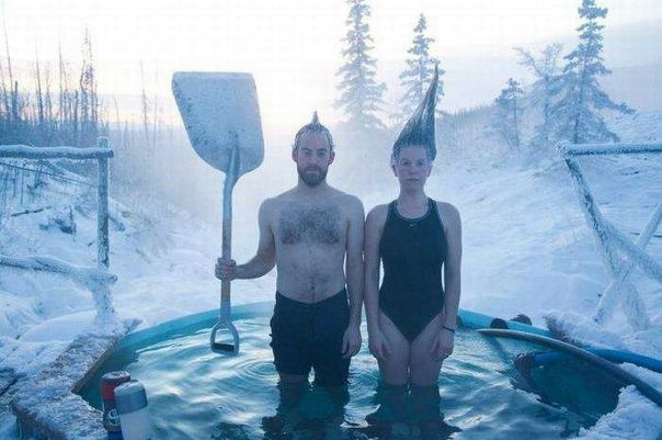 Сезон фотографий в стиле «Я у ёлки» окончен. 